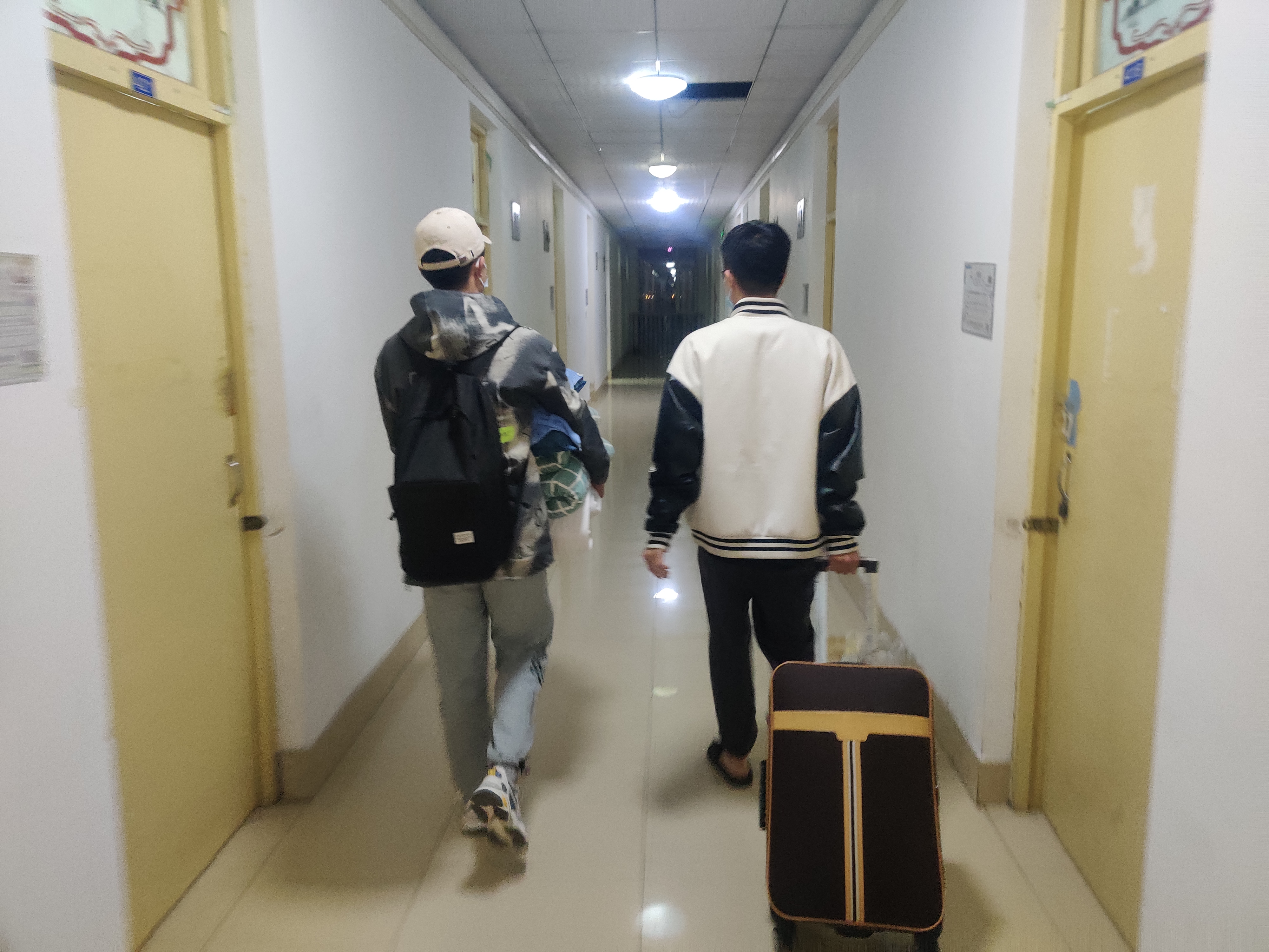 疫情下刚返校就被隔离,这些同学的隔离生活是这样的