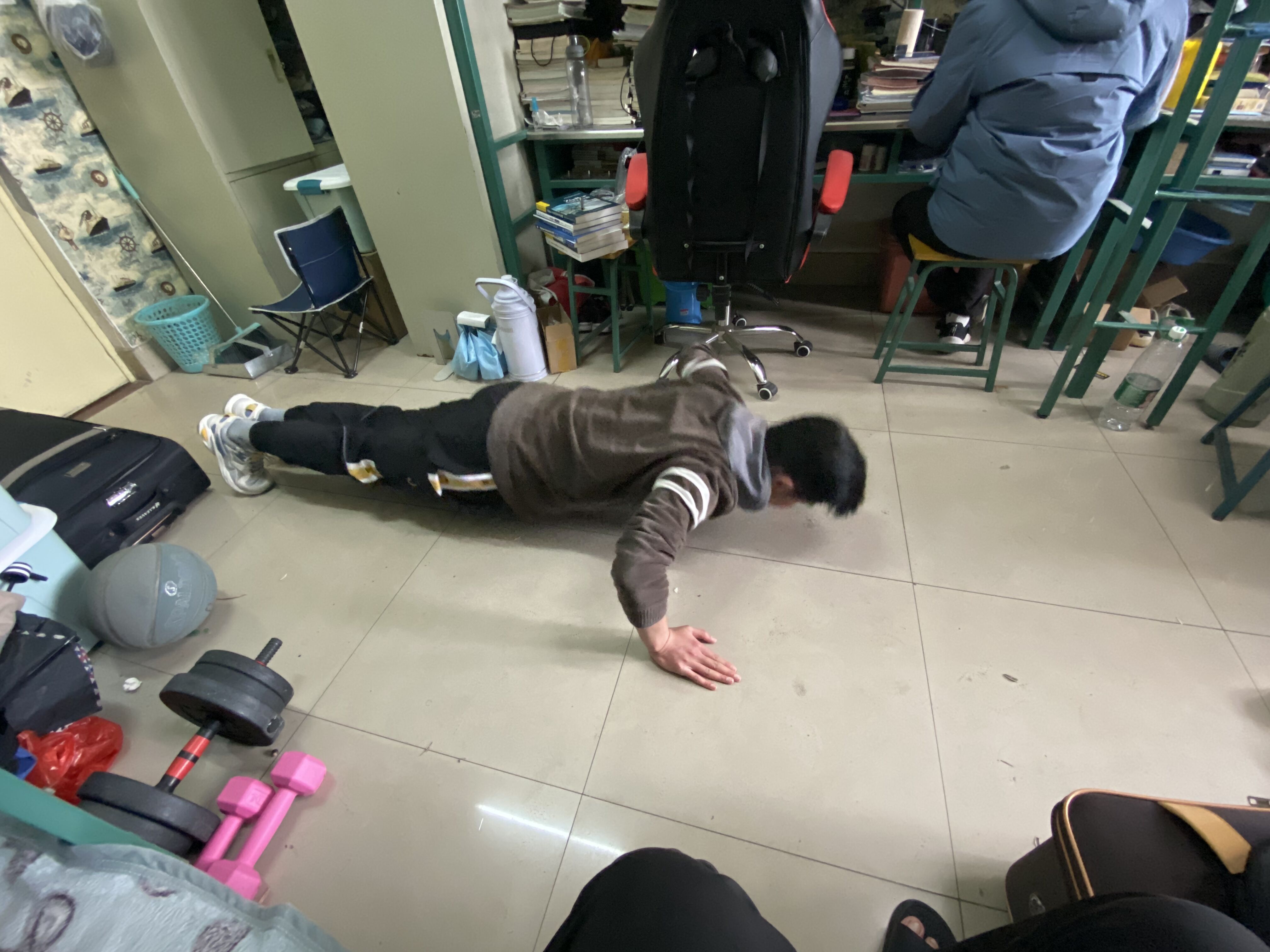 疫情下刚返校就被隔离,这些同学的隔离生活是这样的