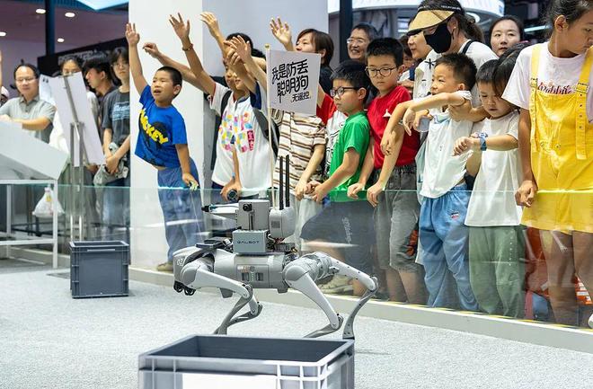 家长为娃紧跟潮流！编程机器人班兴起，契合科技特长生发展