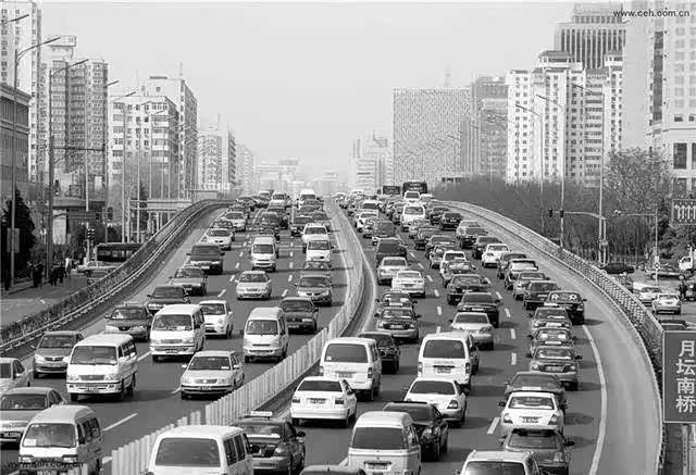 治理多年交通拥堵仍严重，限行限号为何不管用？