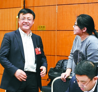 交通专家郭继孚：违章停车处罚力度不足，立法存在矛盾