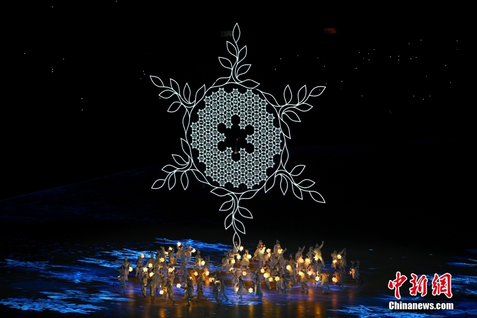 北京冬奥会闭幕式亮点回顾：花灯与中国结展现独特魅力