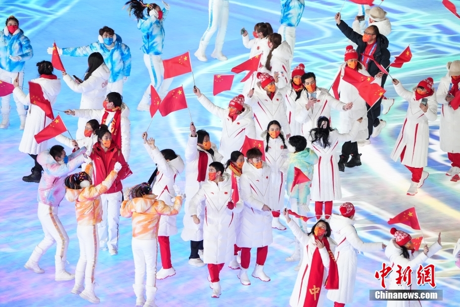 北京冬奥会闭幕式亮点回顾:花灯与中国结展现独特魅力