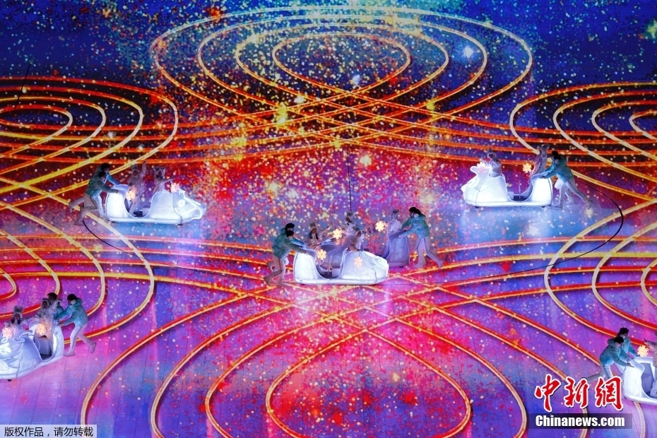 北京冬奥会闭幕式亮点回顾:花灯与中国结展现独特魅力
