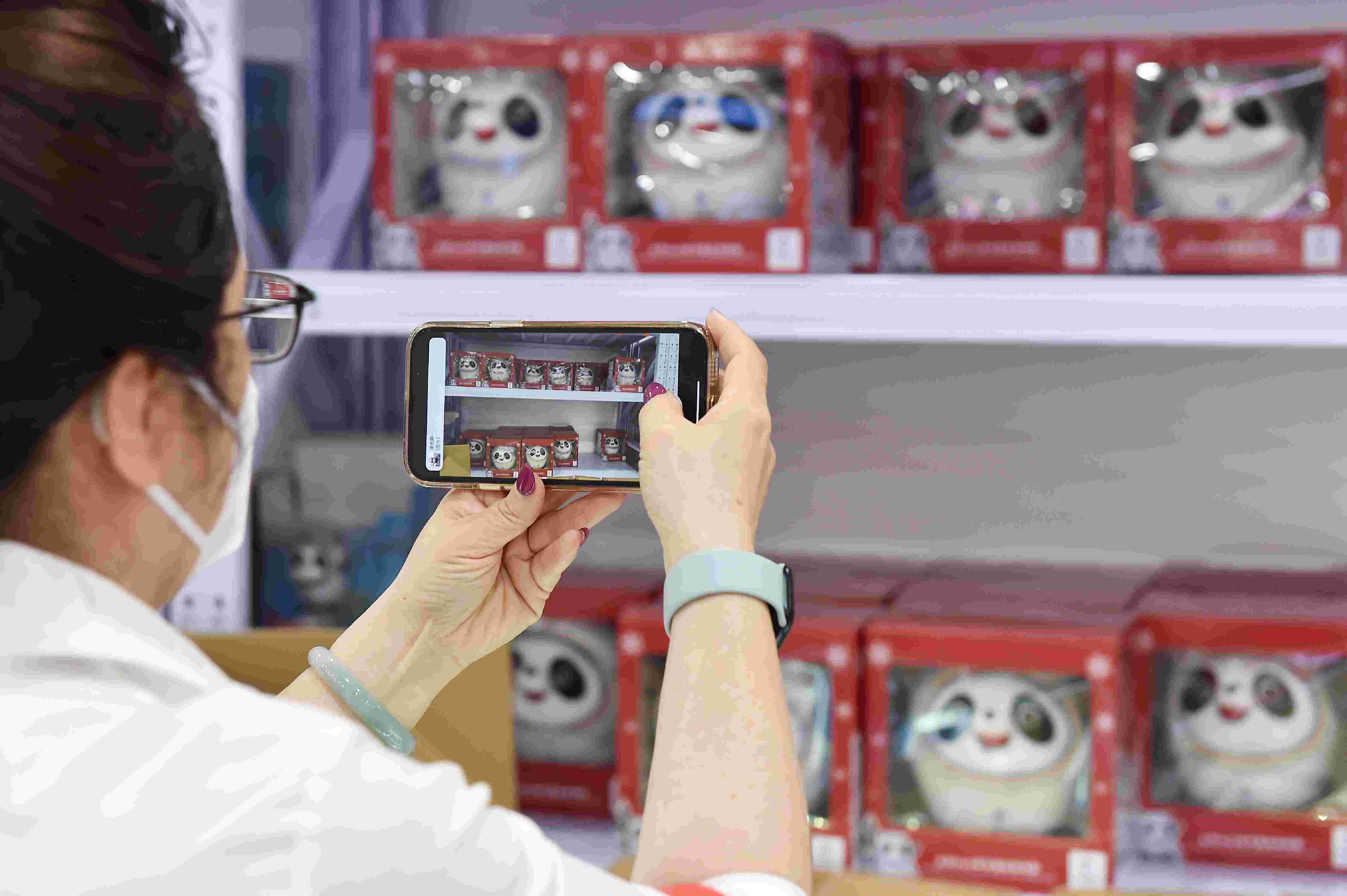 冰墩墩迎来下线倒计时，冬奥特许商品销售截止时间表