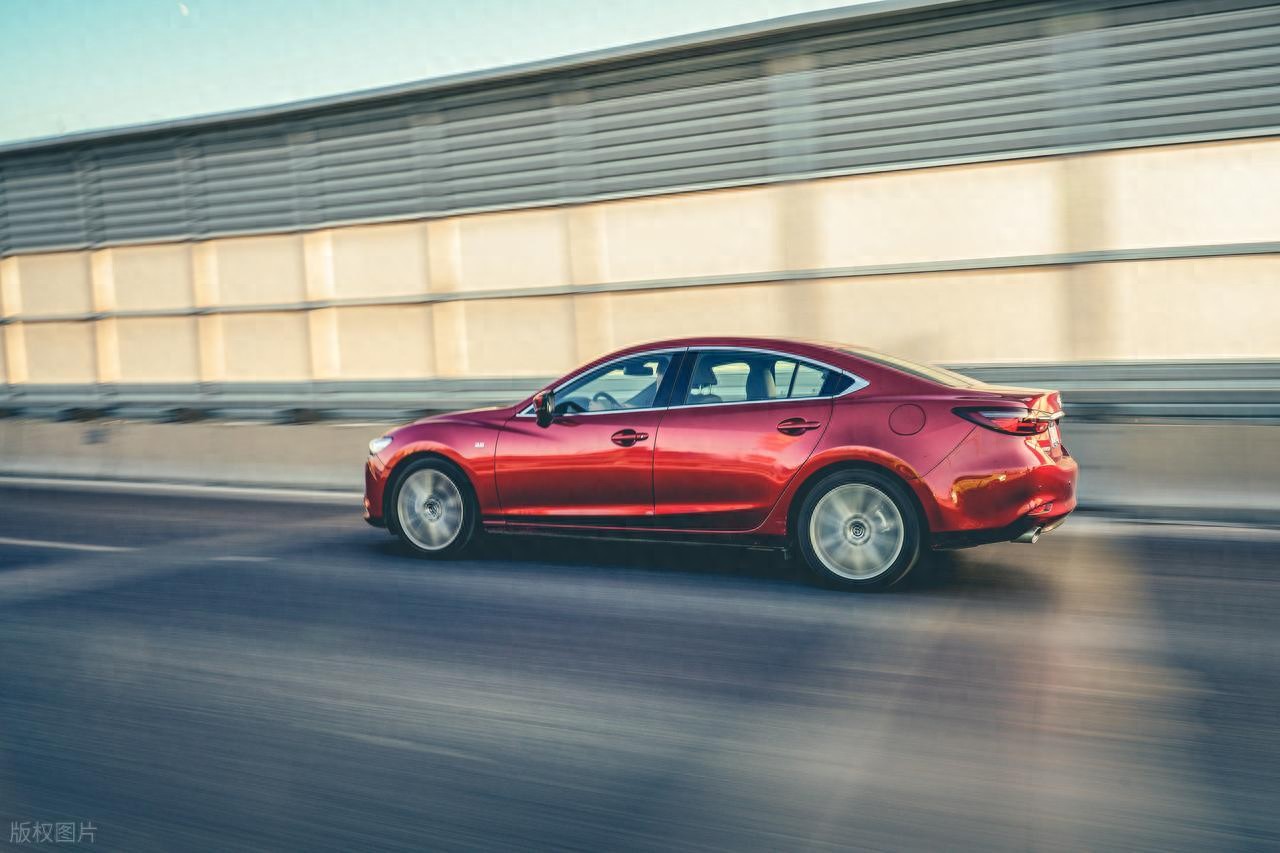 高速安全车速不是越快越好,老司机和交警给出意外答案