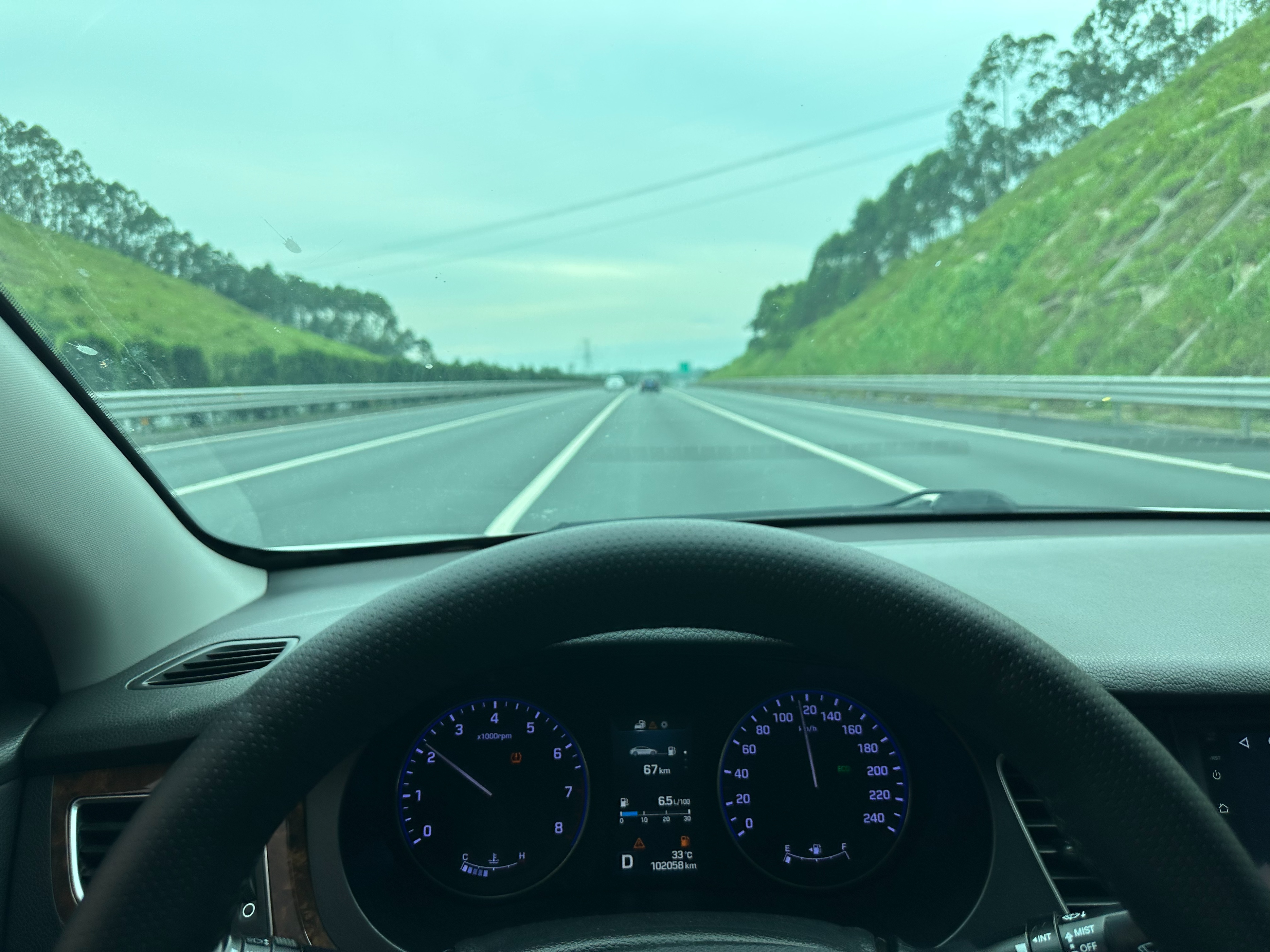 高速安全车速不是越快越好,老司机和交警给出意外答案