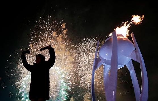 回眸冬奥会难忘点火瞬间,感受奥运梦想与激情