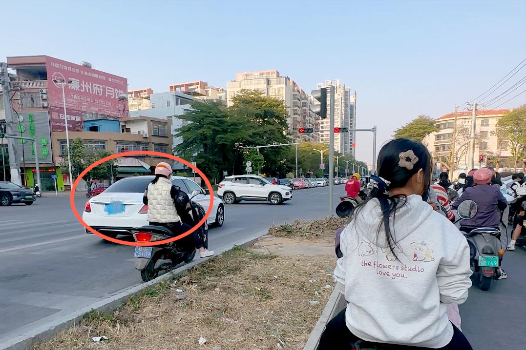 开车易违章?这3个被拍毛病别犯,避免抢红不抢绿防违章