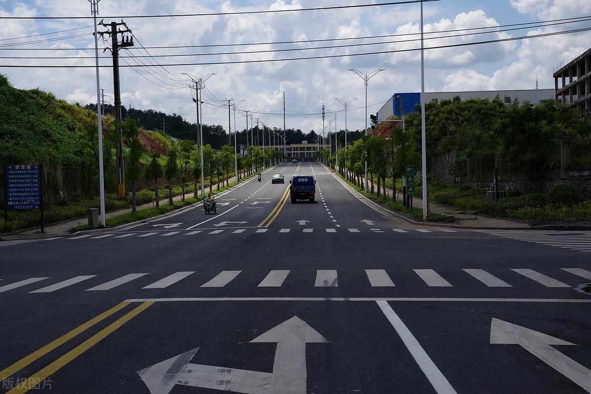 老司机亲授防违章技巧,新手必看!避开高发违章季