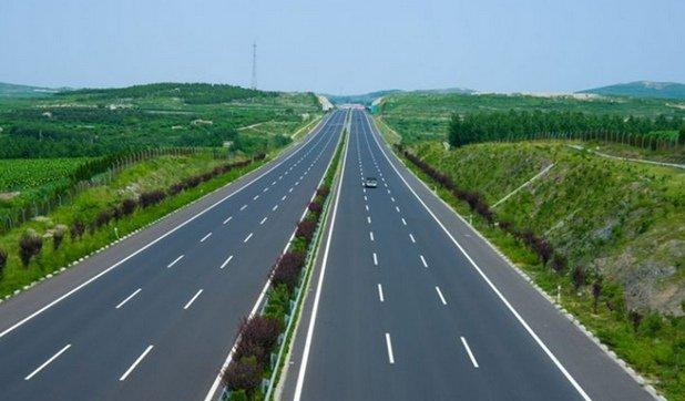 新手第一次上高速要注意啥？这些高速驾驶技巧请牢记
