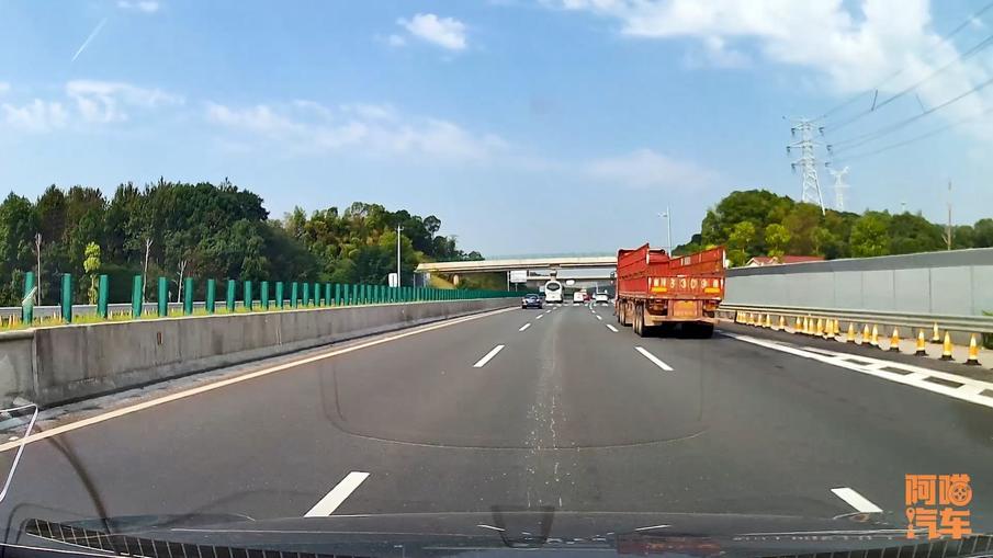 高速限速该不该提到150?这些因素你得知道