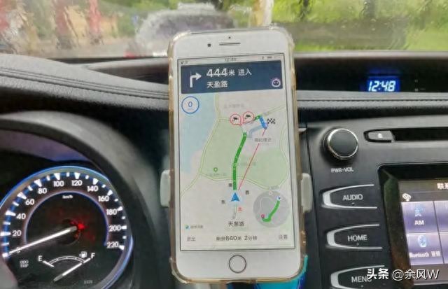 新手驾龄满1年想独自上高速？高速行驶规则必知这4点