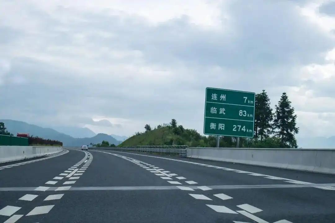 新手司机看过来!这些高速行驶安全指南请收好