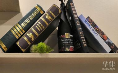 车子违规停放咋处理？一文详解现场、非现场及特殊情况应对办法