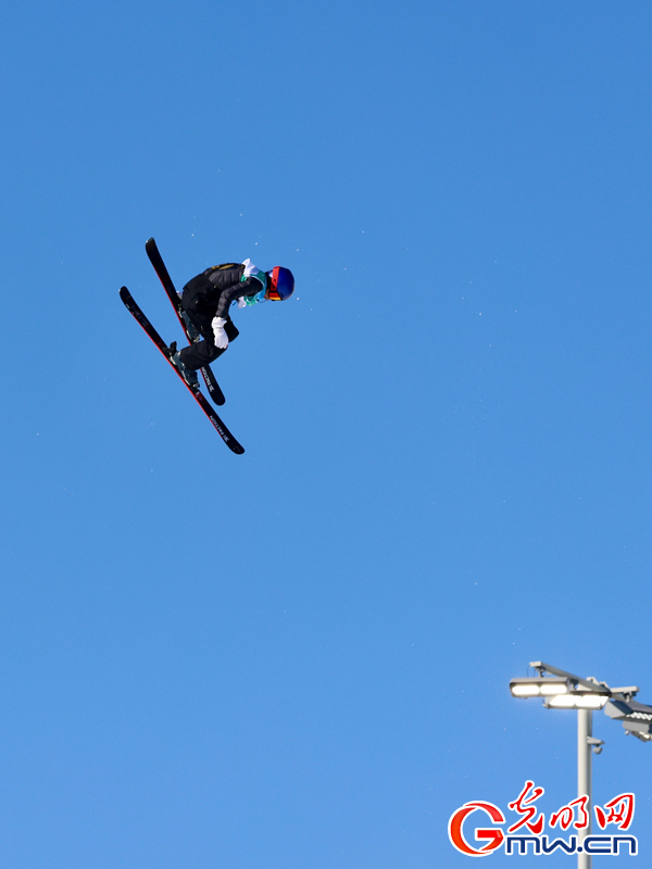 2022冬奥会自由式滑雪女子大跳台决赛 谷爱凌夺冠瞬间