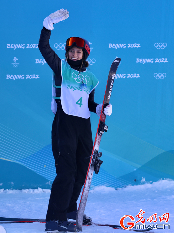 2022冬奥会自由式滑雪女子大跳台决赛 谷爱凌夺冠瞬间