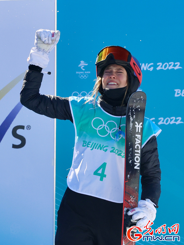 2022冬奥会自由式滑雪女子大跳台决赛 谷爱凌夺冠瞬间