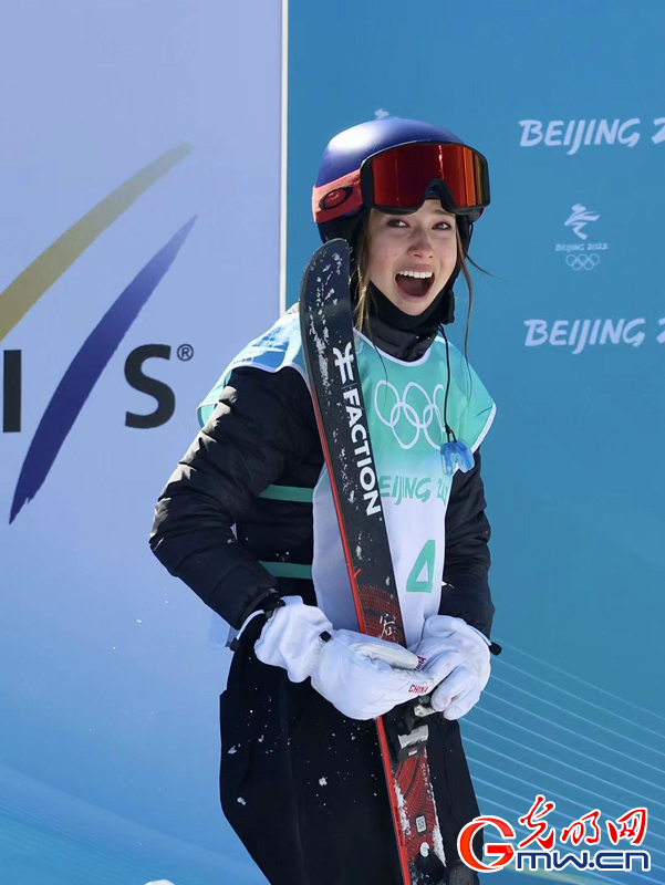 2022冬奥会自由式滑雪女子大跳台决赛 谷爱凌夺冠瞬间