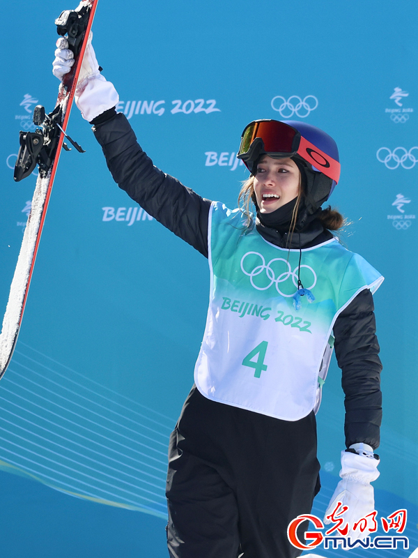 2022冬奥会自由式滑雪女子大跳台决赛 谷爱凌夺冠瞬间