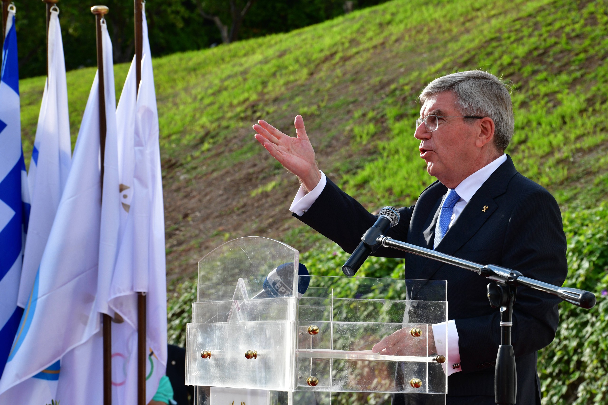 北京冬奥会火种采集仪式举行, 最高女祭司凹面镜点燃火种