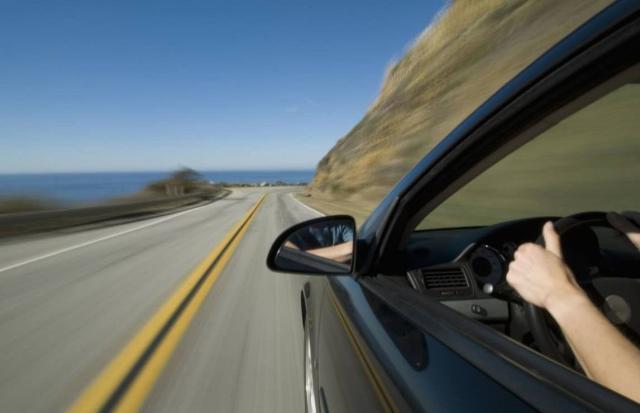 常跑高速的看过来!这几个实用驾驶技巧关键时刻能保命