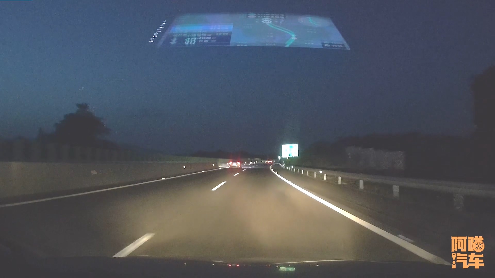 夜间一人开长途跑高速要注意啥？路线规划和胎况检查很重要