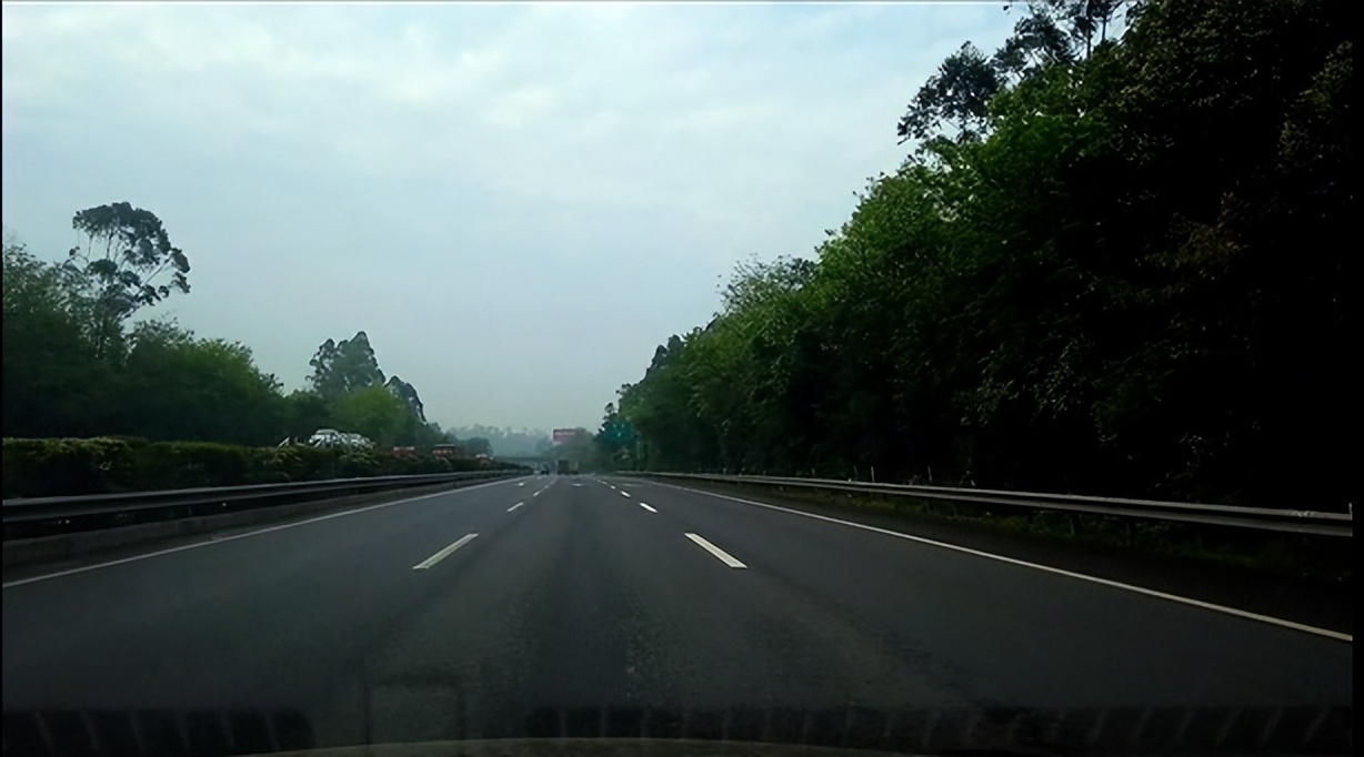 高速开车安全驾驶技巧大公开，新手上高速前必看