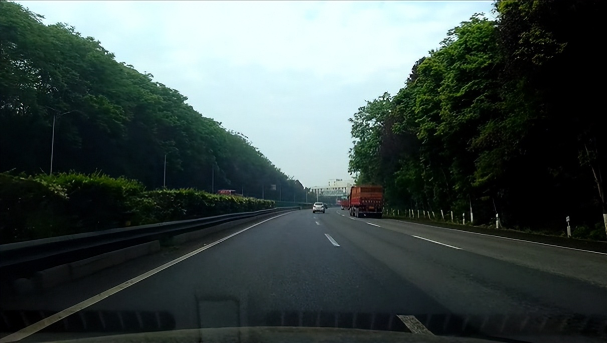 高速开车安全驾驶技巧大公开,新手上高速前必看