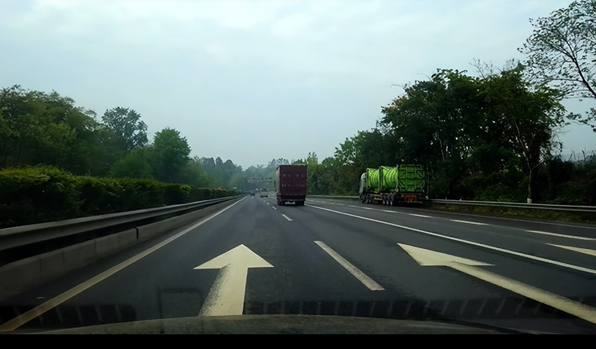 高速开车安全驾驶技巧大公开,新手上高速前必看