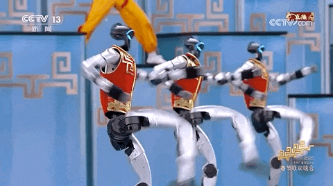 韩晓鹏：欧美年轻人想“成为中国人”吗？老外狂欢，美国华人感到委屈