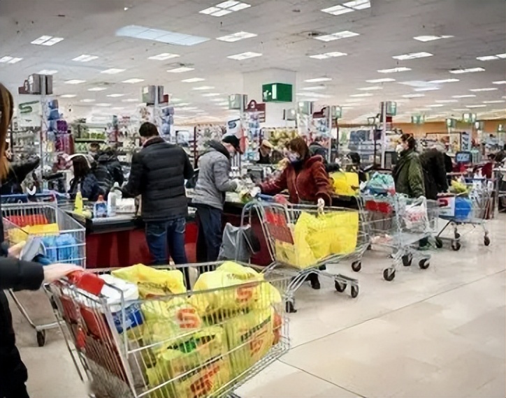 疫情反复无常，封控前需囤这些生活物资，建议收藏