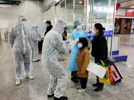 温州成疫情重灾区，湖北外确诊最多，志愿者忙碌防疫检测